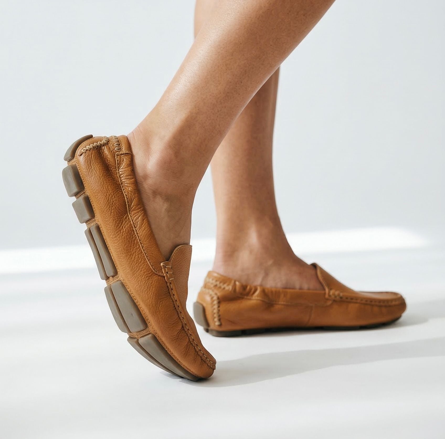 Mercanti Fiorentini Women's Tan Pebbled Leather Elastic Driver Loafers 6.5